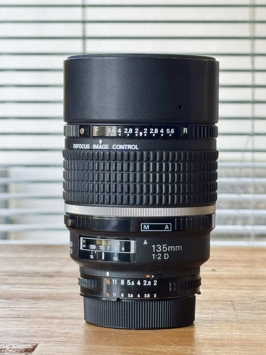 Nikon 135mm f/2 - 1:2D AF DC
