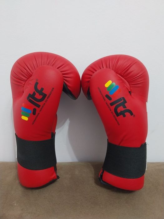 Ръкавици за боен спорт