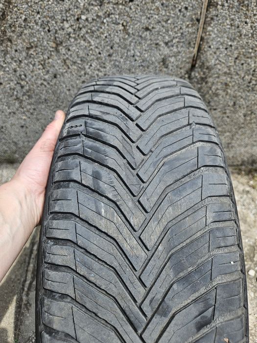 Michelin Cross Climate2 215 60 17 всесезонни гуми