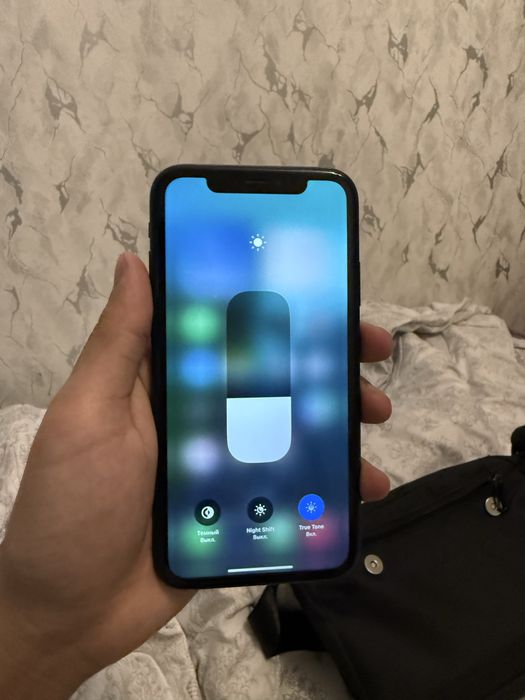 Продам Iphone XR на 64 гб