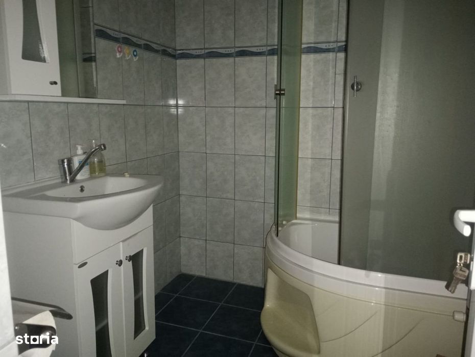 - Apartament 2 camere confort 1 zona Garii, etaj 4 cu pod.
