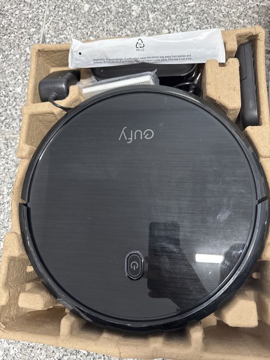 Aspirator robot Eufy S11