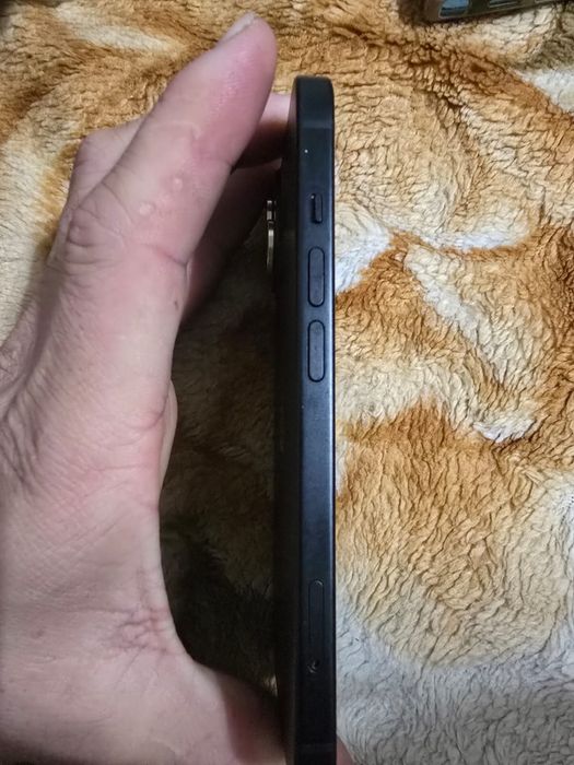 Айфон 15 128 гб.