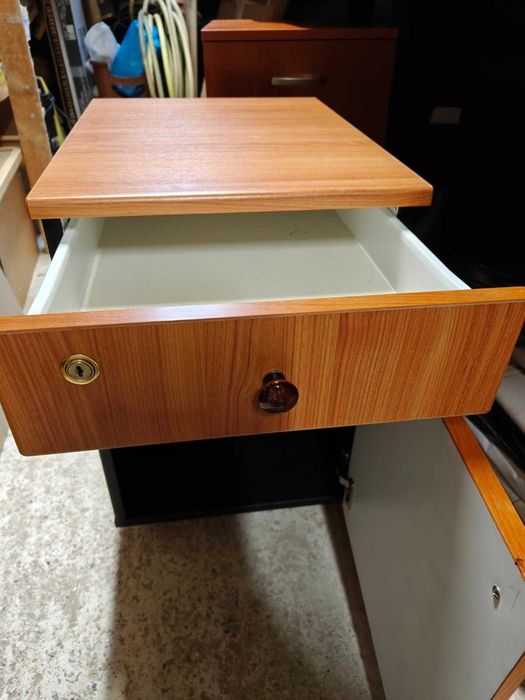 Продавам Кантонерки