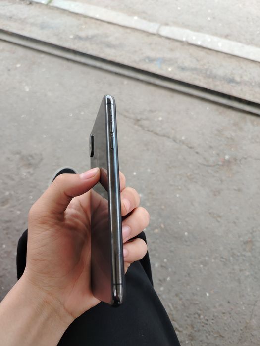 Телефон IPhone Xs MAX