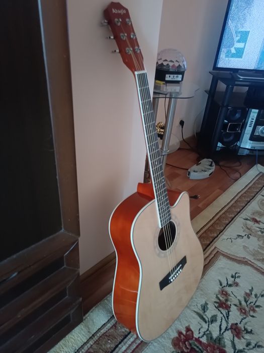 Гитара акустическая