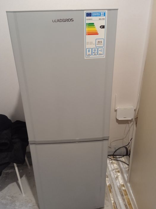 Холодильник Leadbros