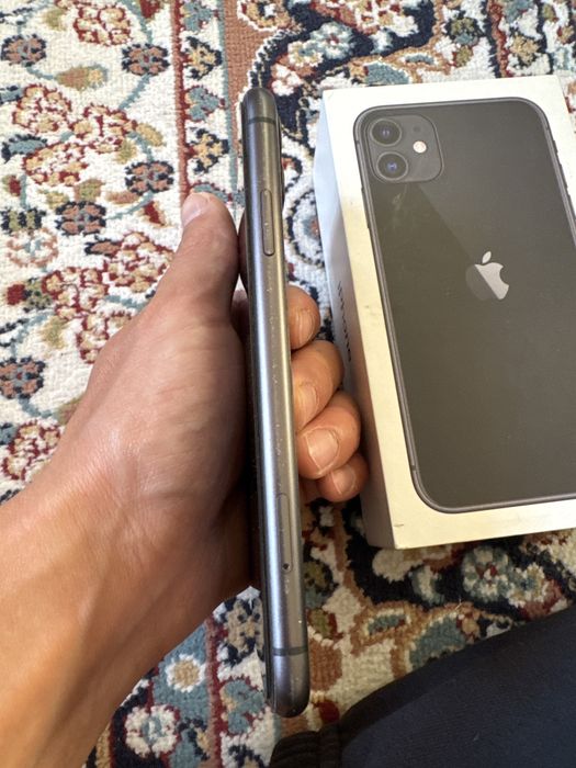 Продам iphone 11 64gb в черном цвете