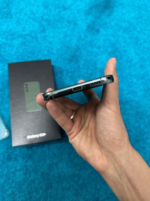 Samsung Galaxy s23 plus