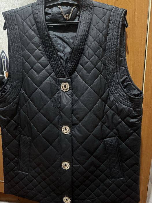 Продаю безрукавка Lasagrada