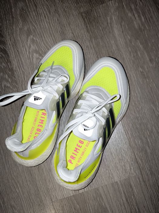 Кроссовки Адидас Ultraboost 37 размер ОРИГИНАЛ