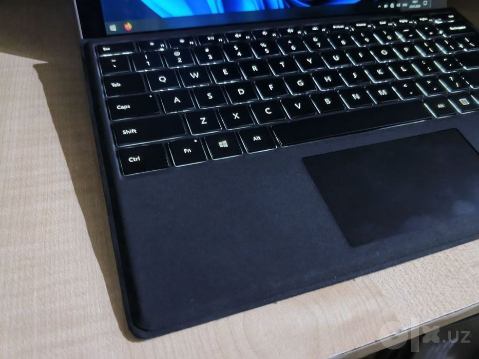 Microsoft Surface Pro 6 12,3" 2,5K Touch/CORE i5-8350U/8GB/256GB NVMe