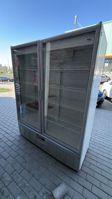 Продается холодильник для магазина
