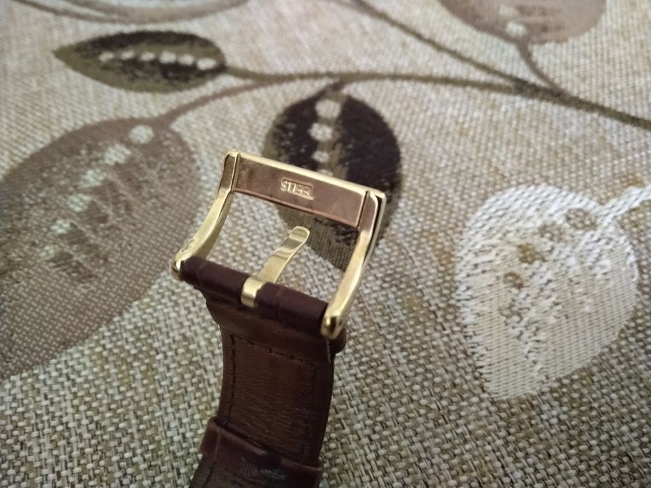 Продавам часовник уникален