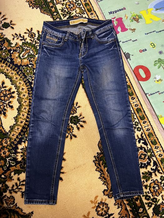 Джинсы женские
