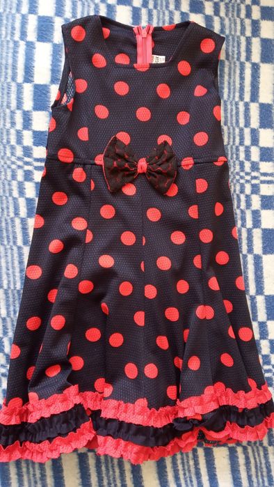 Продавам детски рокли