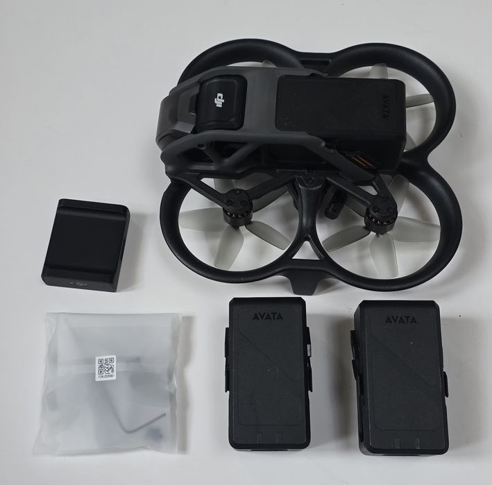 Vand drona DJI Avata Fly More Combo