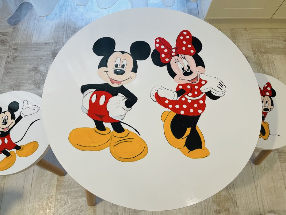 Masa cu 2 scaune pictate  manual