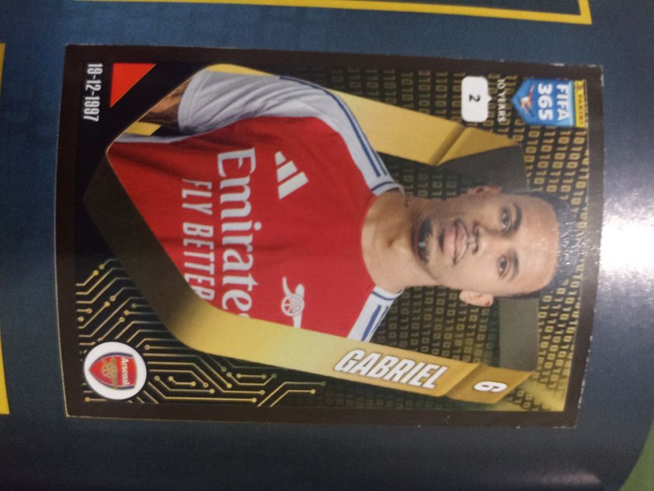 Продам альбом panini с 17 наклейками