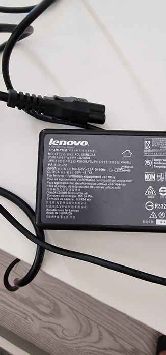 Incarcator, Ultra Dock si geanta laptop  LENOVO