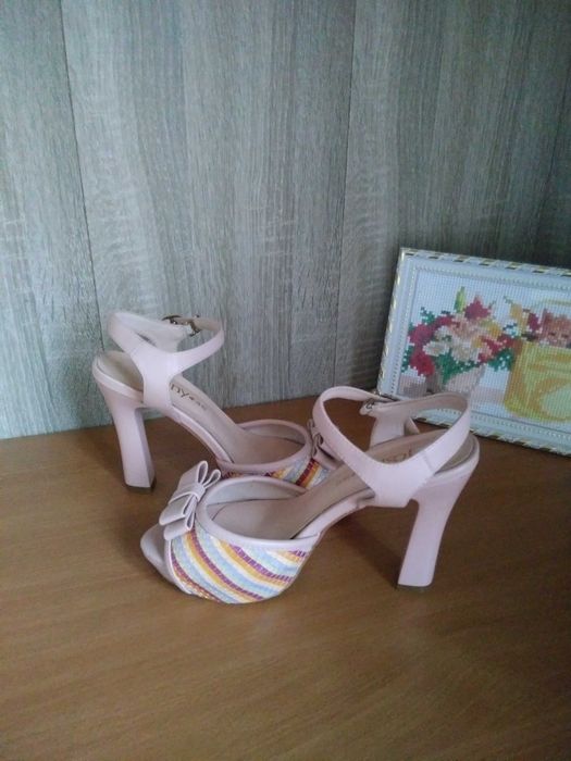 Босоножки. Размер 36.