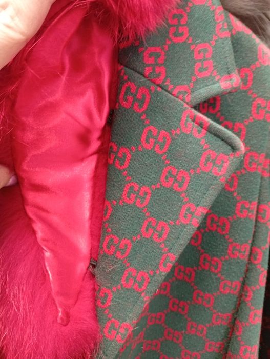 Палто от кашмир с яка лисица