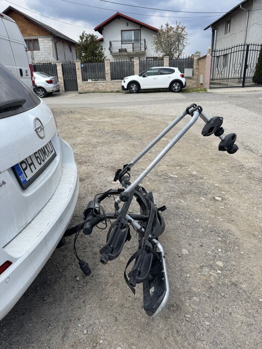 Suport auto pentru doua biciclete THULE  Rabatabil  prindere pe carlig