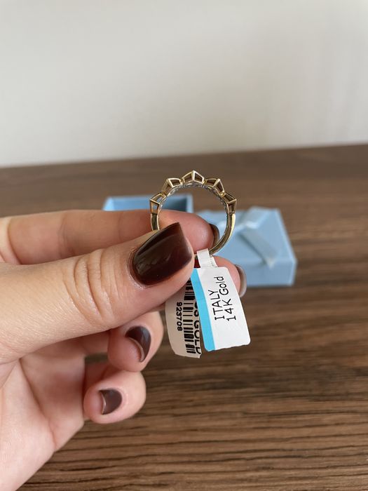 Новое золотое кольцо 18 р.