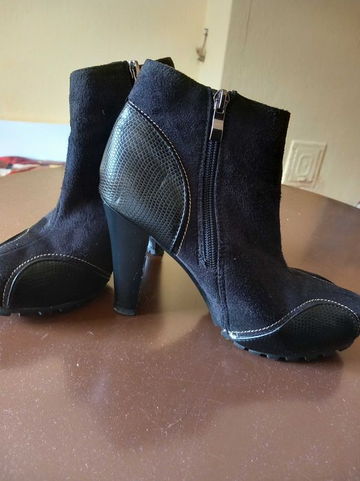 Елегантни боти номер 36