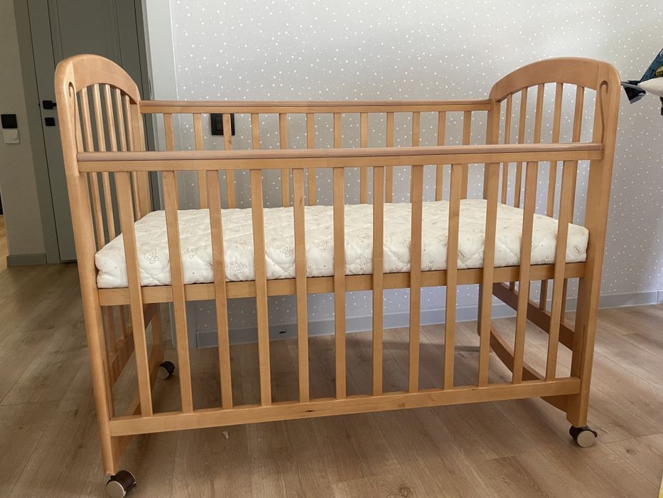 Продам детскую кроватку
