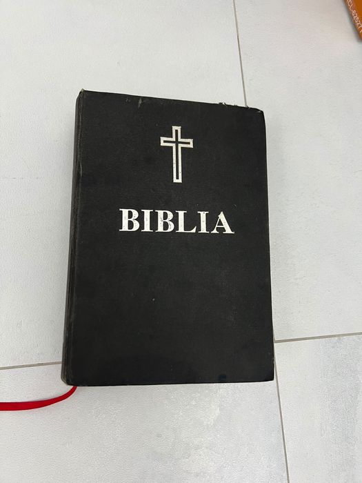 Vand biblia carte