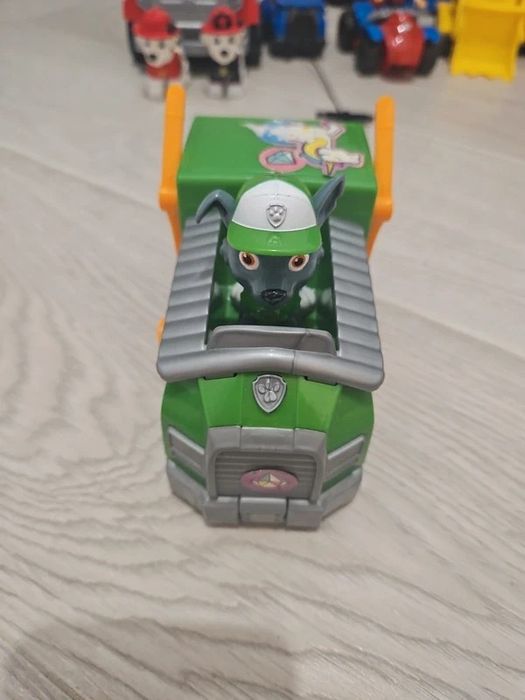 Vand colectie Paw Patrol (PAW Patroler si restul catelusilor)