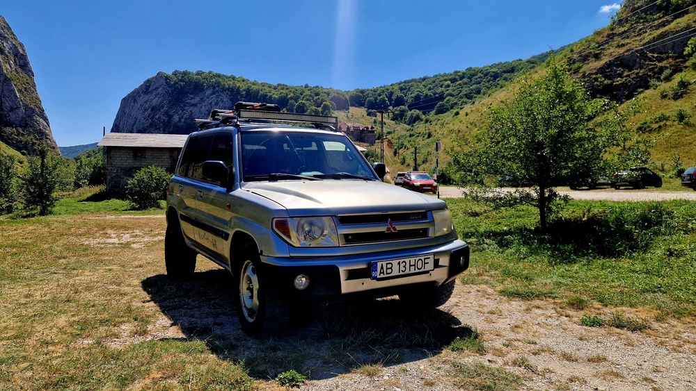 Mitsubishi pajero pinin