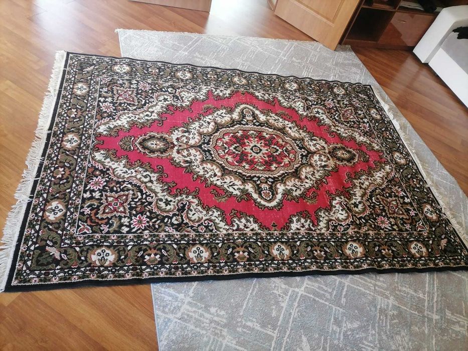 Продам ковер в хорошем состоянии