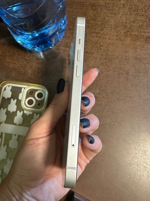 iPhone 13 бял без забележки