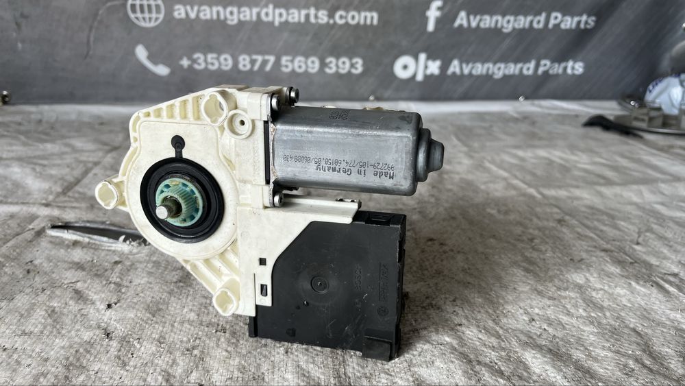 Volkswagen Golf 6 моторче предно ляво стъкло