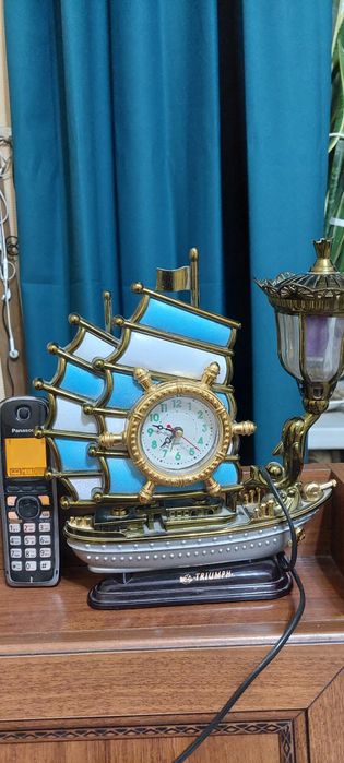 Продаю часы рабочие на батарейке за 40000сум