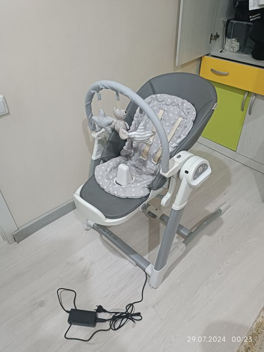 Столик-трансформер для кормления