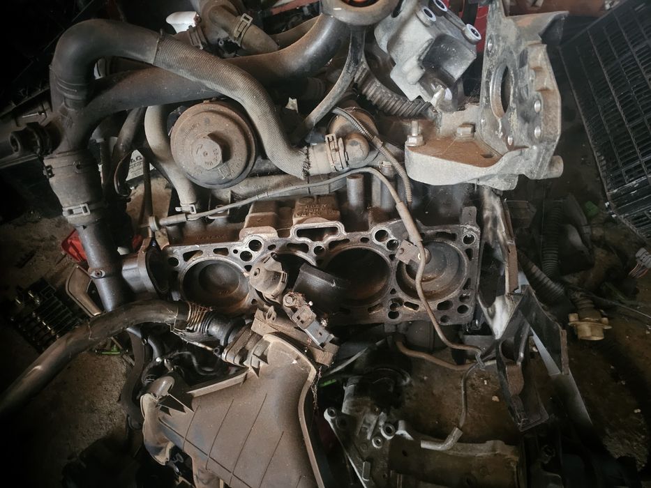 Bloc motor cu vibrochen si pistoane 03G021BG  2.0 tdi CAG