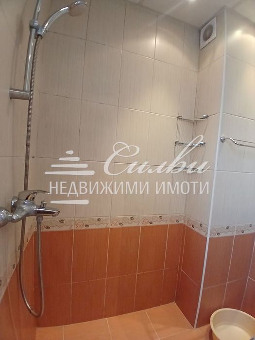 Продава се Четиристаен апартамент в Шумен, Куршум чешма - 100 кв.м за 1530 €/кв.м - Снимка #12