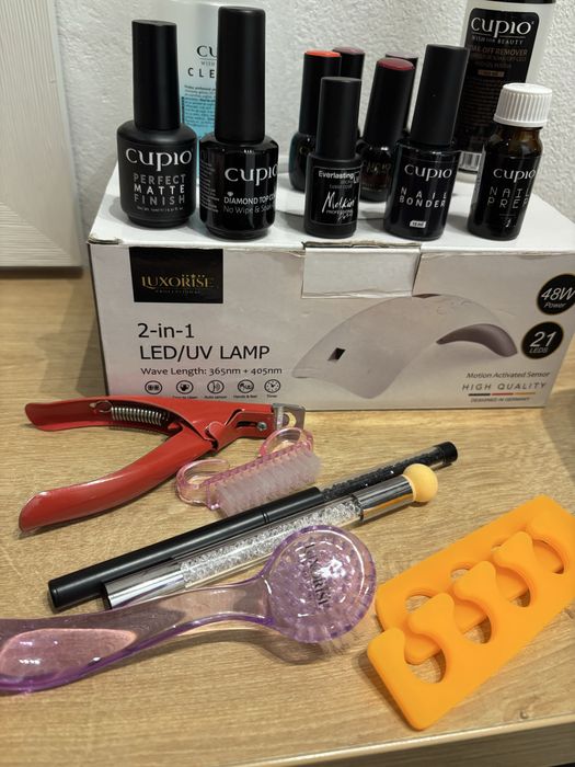 Set unghii semi + lampa si accesorii