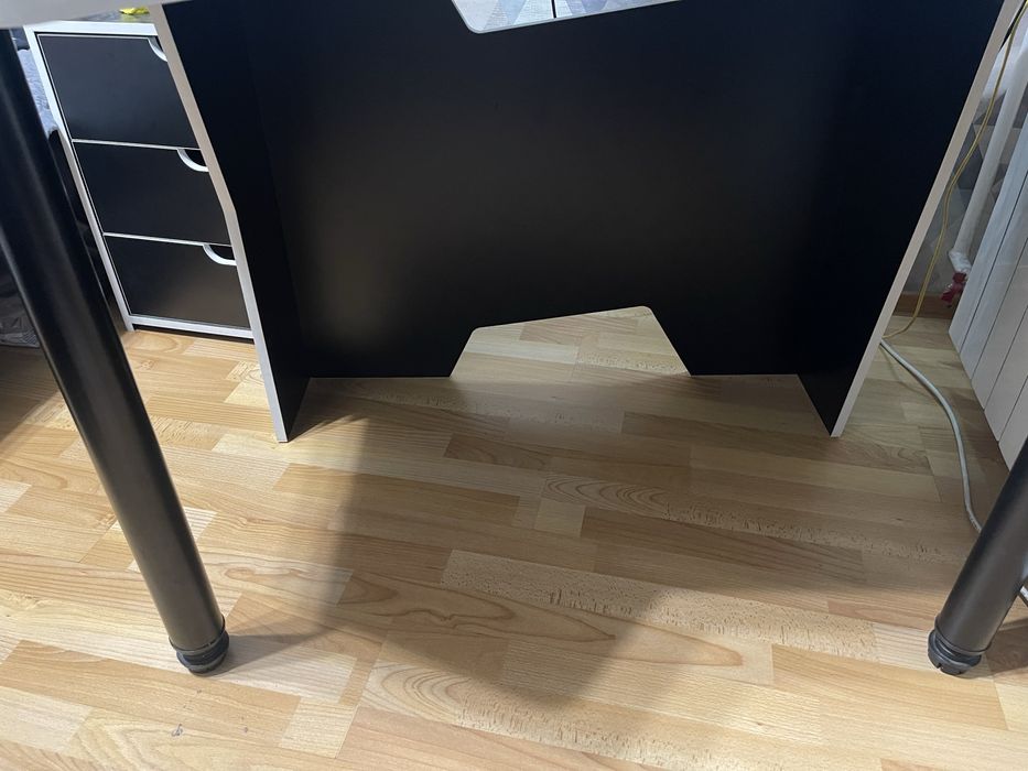 Стол игровой черный