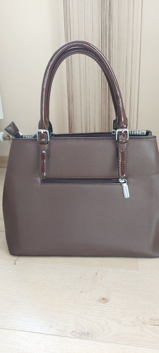 Дамска чанта, кафява