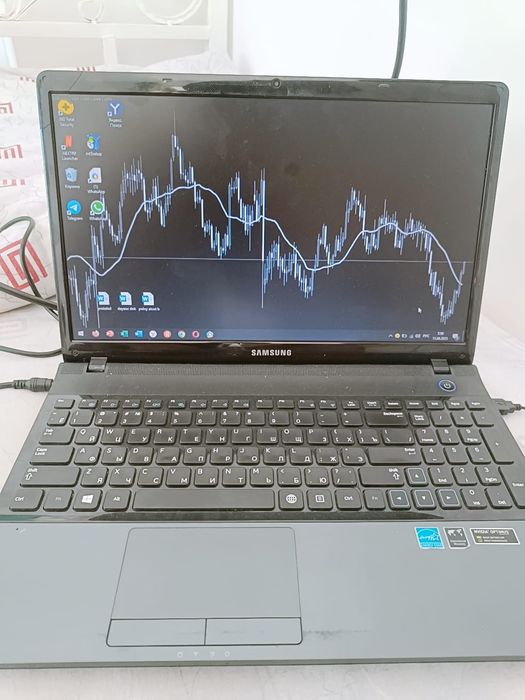 Продается Ноутбук SAMSUNG