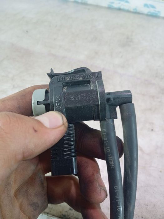 Electrovalva vacuum 1k0906283a Volkswagen VW Caddy 3 [facelift] [2010