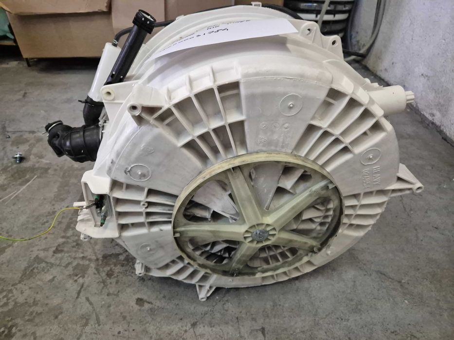 Cuva masina de spalat Hotpoint Ariston WMD722 cod 482000031784 in stare buna , compatibil si cu modele Whirlpool Fresh Care , Indesit INNEX / R11