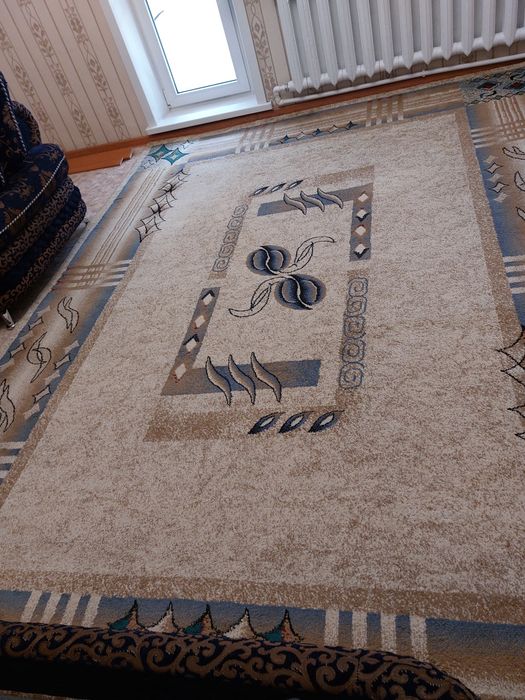 Диван с двумя креслами