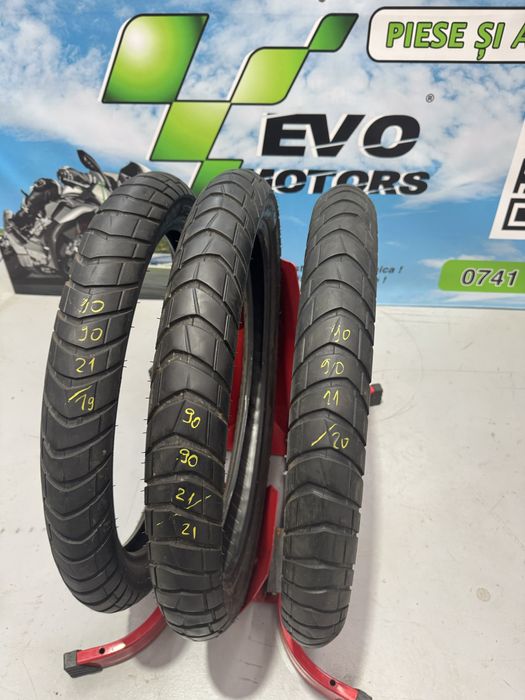 Anvelopa Moto Fata 90 90 21 Metzeler Karoo Street