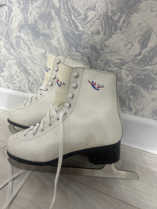 Коньки женскиие