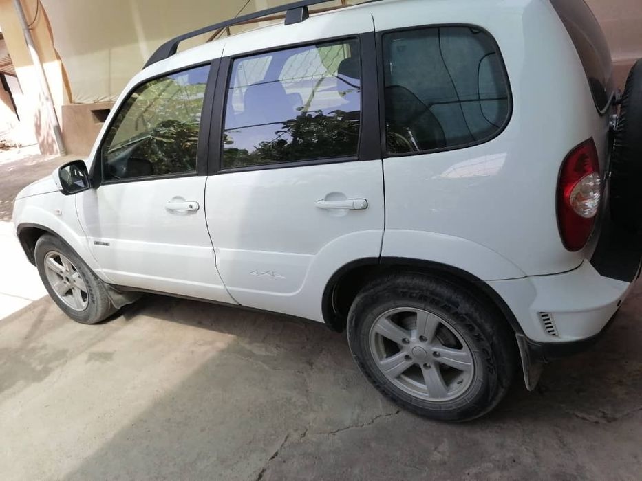 Niva Chevrolet 2018 yil. Probegi 70000 km yurgan.